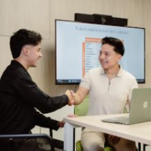 Carrera de Negocios Internacionales UDLA Estudiantes de negocios