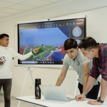 Estudiantea-udla-negocios-deportivos-software-especializado-pizaron-digital