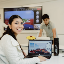 Estudiante-udla-negocios-deportivos-software-especializado