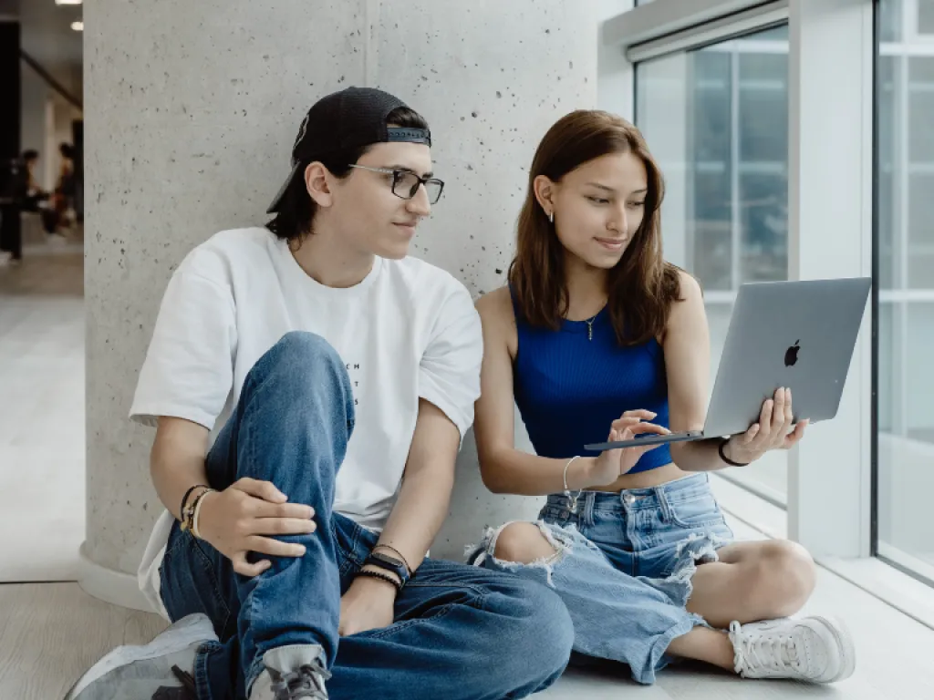 udla-campus-udlapark-estudiantes-negocios-digitales