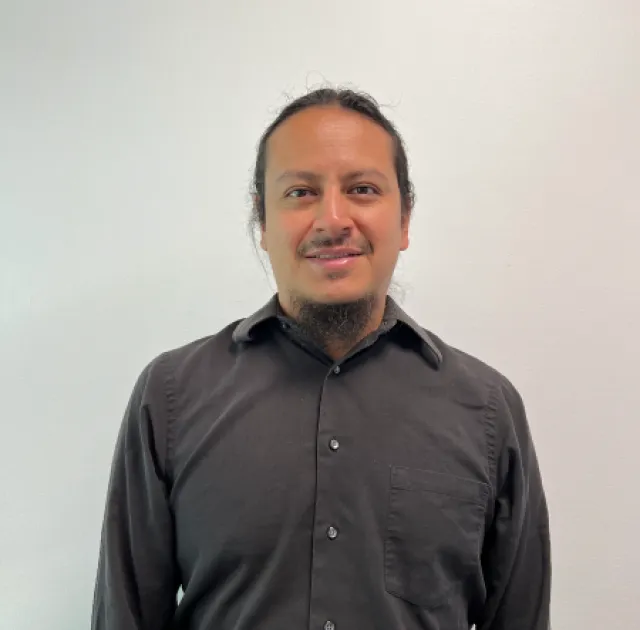 docente-musica-roberto-hurtado