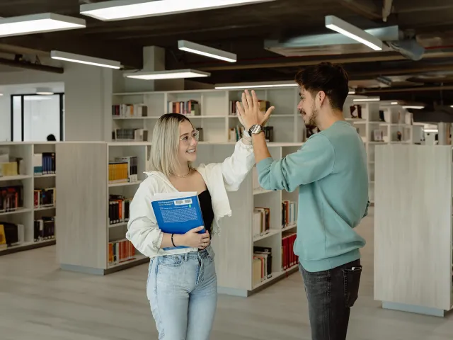 Udla_alumnos_educació_continua