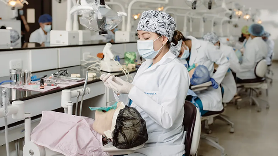 Facultad_de_Odontologia UDLA