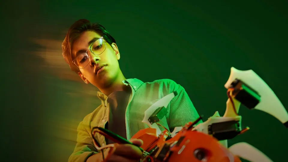 Estudiante de Electrónica y Automatización